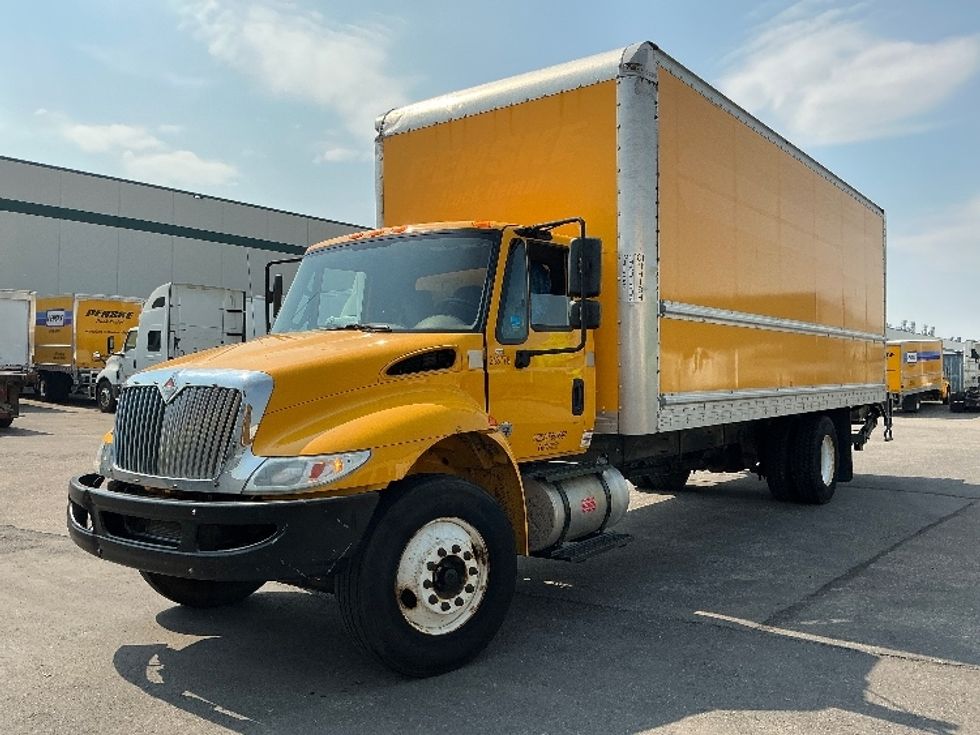 Medium Duty Box Truck-Light and Medium Duty Trucks-International-2019-4300-Calgary-AB-263,949\n\t\tkm-$ 56,250 - Image 3