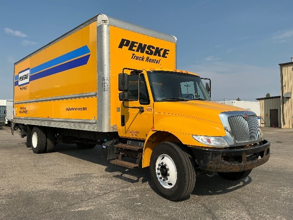 Medium Duty Box Truck-Light and Medium Duty Trucks-International-2019-4300-Calgary-AB-269,536\n\t\tkm-$ 55,500 - Image 1