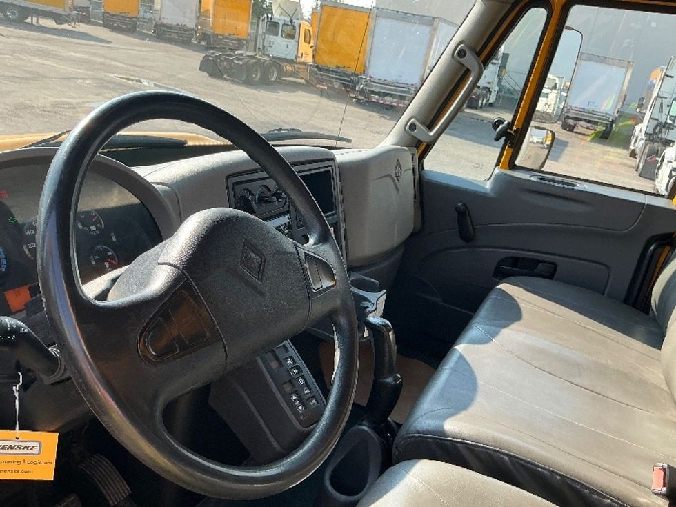 Medium Duty Box Truck-Light and Medium Duty Trucks-International-2019-4300-Calgary-AB-269,536\n\t\tkm-$ 55,500 - Image 17