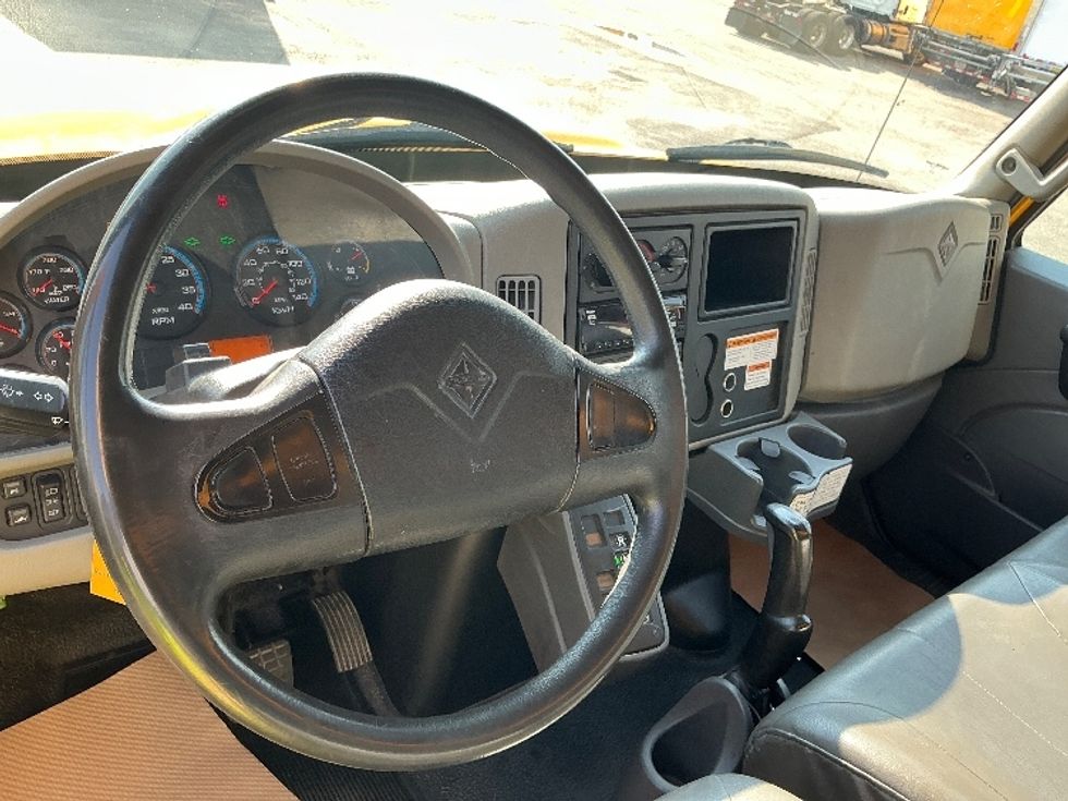Medium Duty Box Truck-Light and Medium Duty Trucks-International-2019-4300-Calgary-AB-269,536\n\t\tkm-$ 55,500 - Image 18