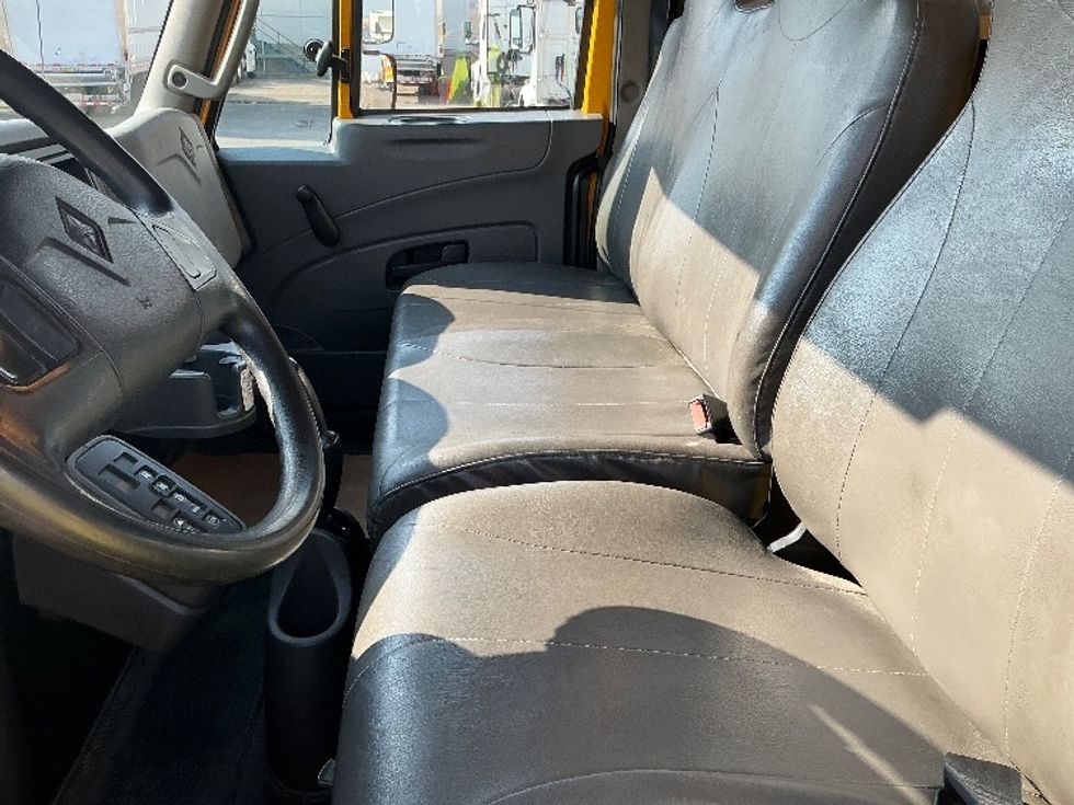 Medium Duty Box Truck-Light and Medium Duty Trucks-International-2019-4300-Calgary-AB-269,536\n\t\tkm-$ 55,500 - Image 19
