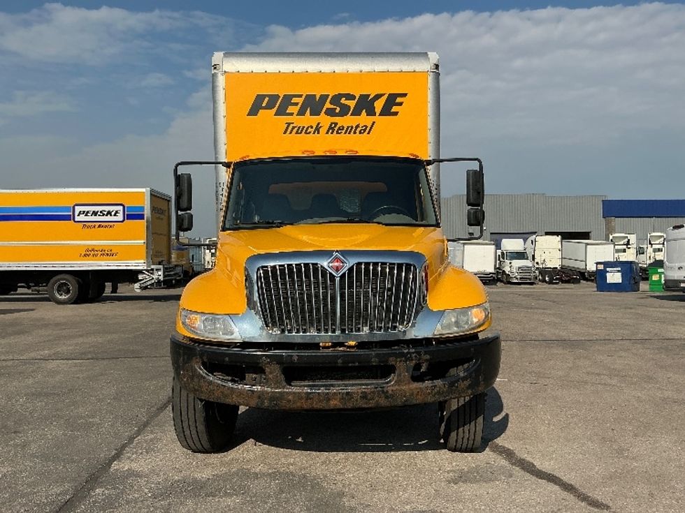 Medium Duty Box Truck-Light and Medium Duty Trucks-International-2019-4300-Calgary-AB-269,536\n\t\tkm-$ 55,500 - Image 2
