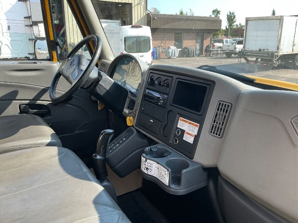 Medium Duty Box Truck-Light and Medium Duty Trucks-International-2019-4300-Calgary-AB-269,536\n\t\tkm-$ 55,500 - Image 22