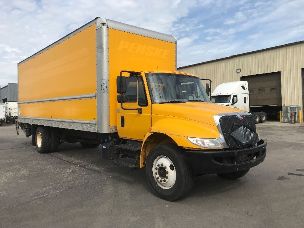 Medium Duty Box Truck-Light and Medium Duty Trucks-International-2019-4300-Calgary-AB-289,320\n\t\tkm-$ 52,750 - Image 1
