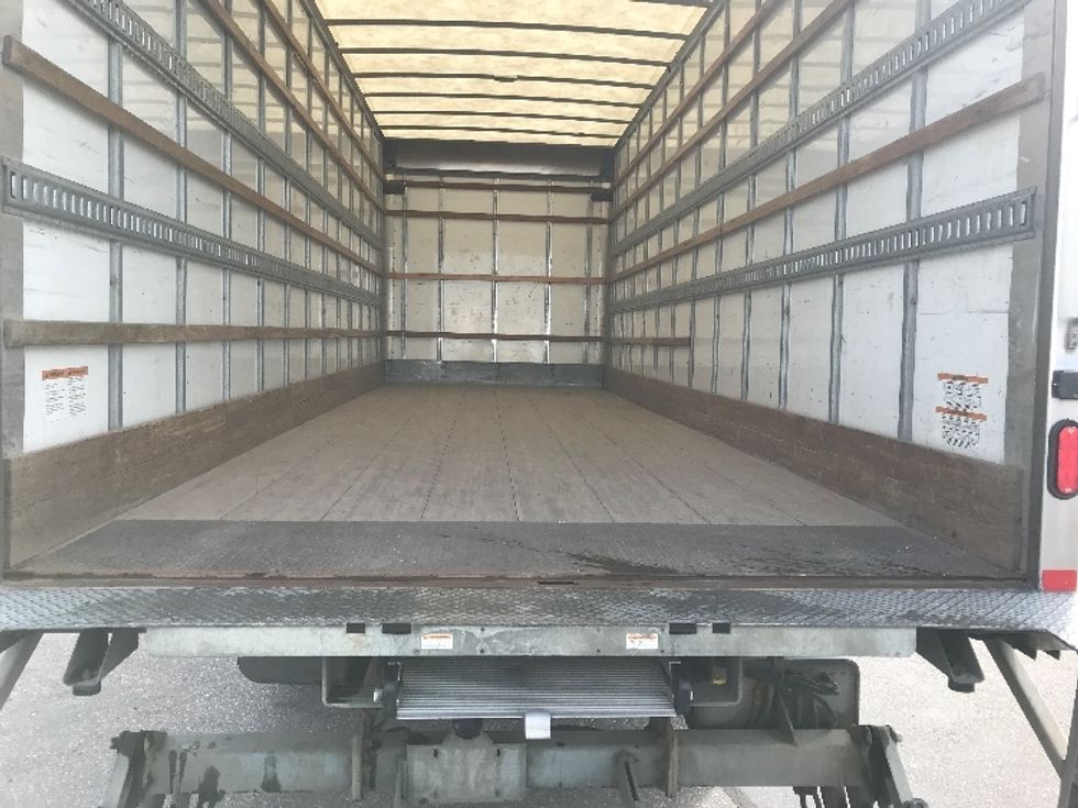 Medium Duty Box Truck-Light and Medium Duty Trucks-International-2019-4300-Calgary-AB-289,320\n\t\tkm-$ 52,750 - Image 10