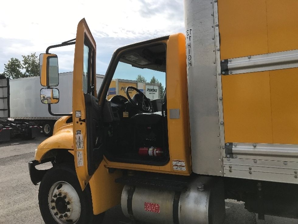 Medium Duty Box Truck-Light and Medium Duty Trucks-International-2019-4300-Calgary-AB-289,320\n\t\tkm-$ 52,750 - Image 16