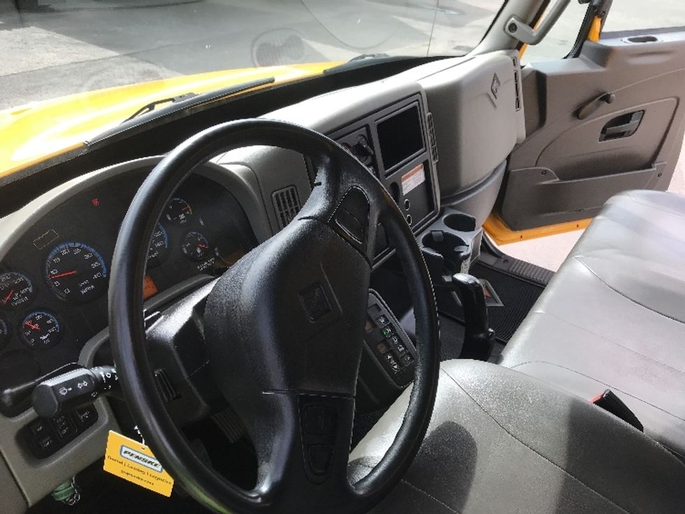 Medium Duty Box Truck-Light and Medium Duty Trucks-International-2019-4300-Calgary-AB-289,320\n\t\tkm-$ 52,750 - Image 18