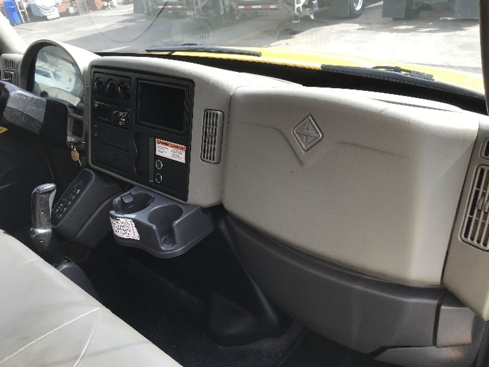Medium Duty Box Truck-Light and Medium Duty Trucks-International-2019-4300-Calgary-AB-289,320\n\t\tkm-$ 52,750 - Image 21