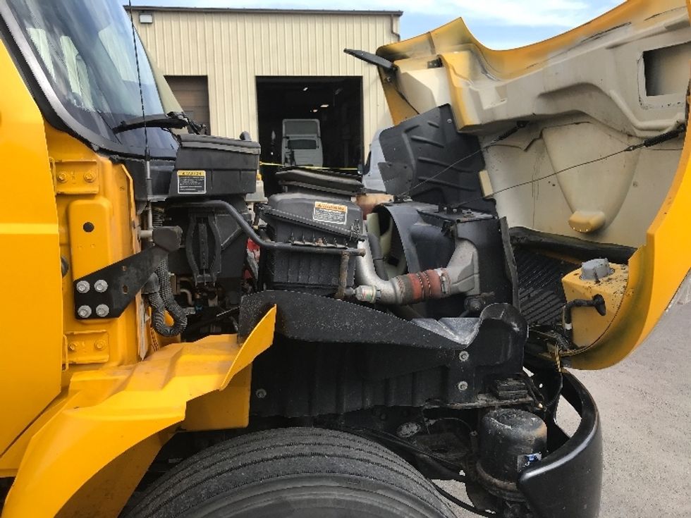 Medium Duty Box Truck-Light and Medium Duty Trucks-International-2019-4300-Calgary-AB-289,320\n\t\tkm-$ 52,750 - Image 23