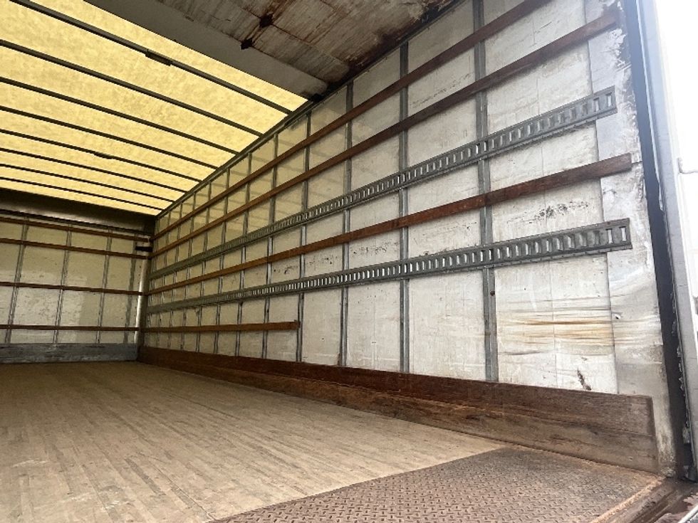 Medium Duty Box Truck-Light and Medium Duty Trucks-International-2019-4300-Cambridge-ON-293,770\n\t\tkm-$ 55,000 - Image 12