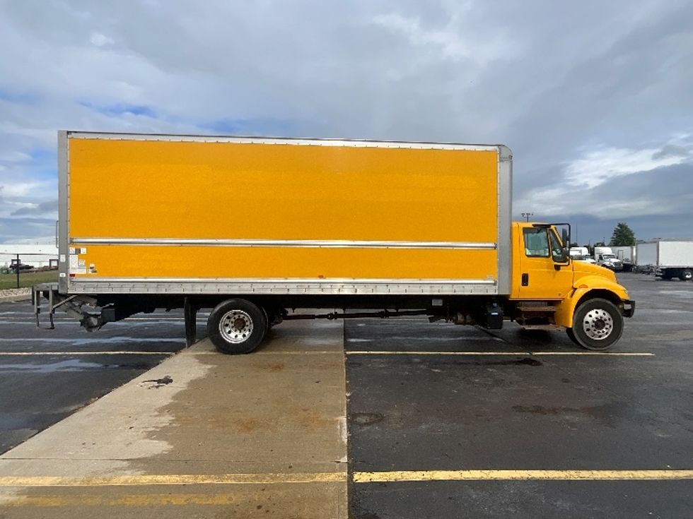 Medium Duty Box Truck-Light and Medium Duty Trucks-International-2019-4300-Cambridge-ON-293,770\n\t\tkm-$ 55,000 - Image 15