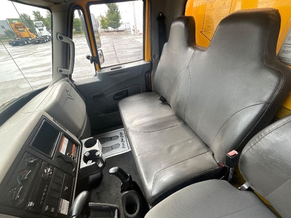 Medium Duty Box Truck-Light and Medium Duty Trucks-International-2019-4300-Cambridge-ON-293,770\n\t\tkm-$ 55,000 - Image 19
