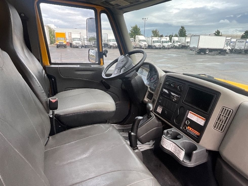 Medium Duty Box Truck-Light and Medium Duty Trucks-International-2019-4300-Cambridge-ON-293,770\n\t\tkm-$ 55,000 - Image 22