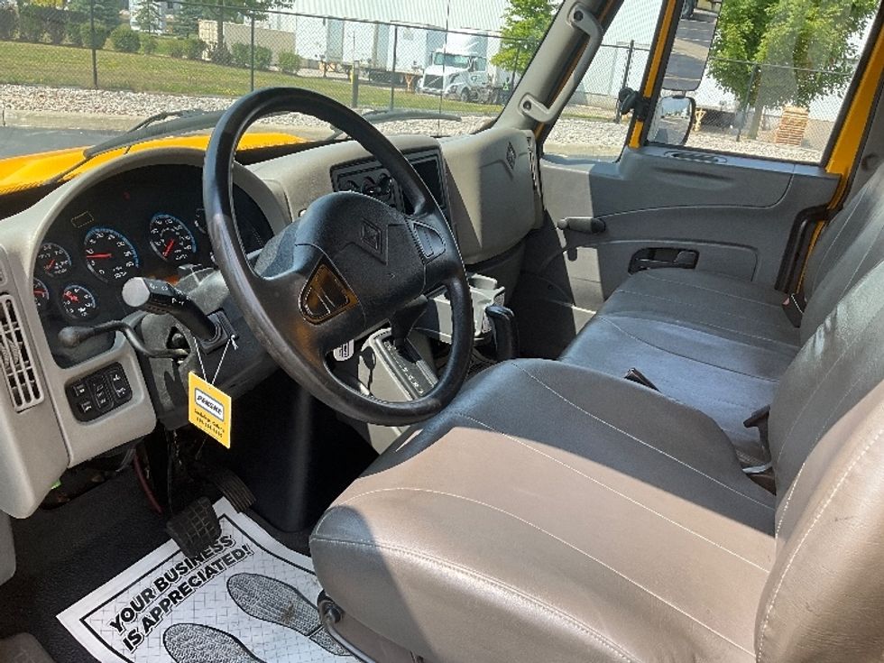 Medium Duty Box Truck-Light and Medium Duty Trucks-International-2019-4300-Cambridge-ON-297,675\n\t\tkm-$ 52,500 - Image 17
