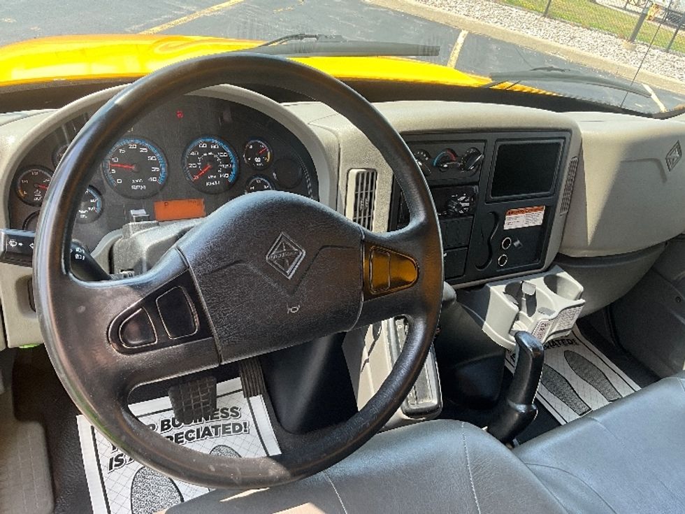 Medium Duty Box Truck-Light and Medium Duty Trucks-International-2019-4300-Cambridge-ON-297,675\n\t\tkm-$ 52,500 - Image 18