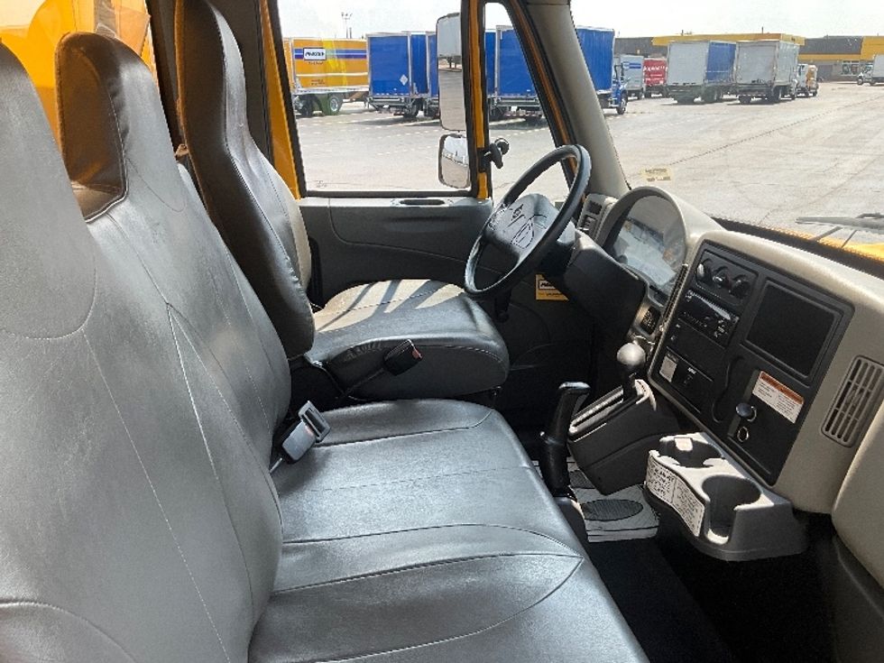 Medium Duty Box Truck-Light and Medium Duty Trucks-International-2019-4300-Cambridge-ON-297,675\n\t\tkm-$ 52,500 - Image 22
