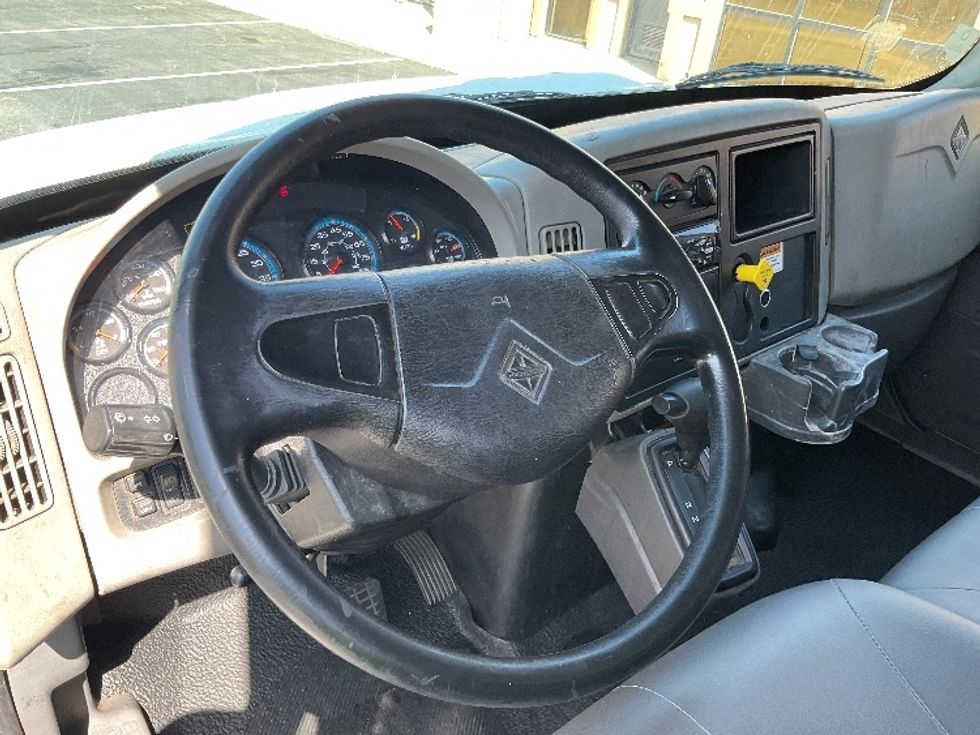 Medium Duty Box Truck-Light and Medium Duty Trucks-International-2019-4300-Chino-CA-158,588\n\t\tmiles-$ 47,000 - Image 17