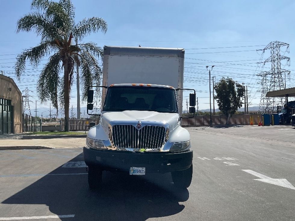 Medium Duty Box Truck-Light and Medium Duty Trucks-International-2019-4300-Chino-CA-158,588\n\t\tmiles-$ 47,000 - Image 2