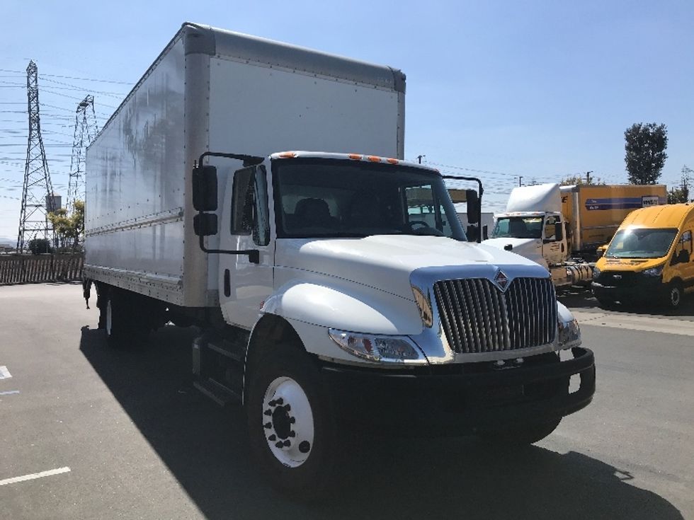 Medium Duty Box Truck-Light and Medium Duty Trucks-International-2019-4300-Chino-CA-198,922\n\t\tmiles-$ 40,500 - Image 1