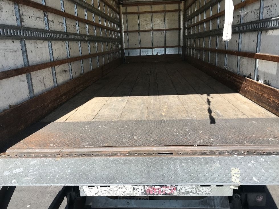 Medium Duty Box Truck-Light and Medium Duty Trucks-International-2019-4300-Chino-CA-198,922\n\t\tmiles-$ 40,500 - Image 10
