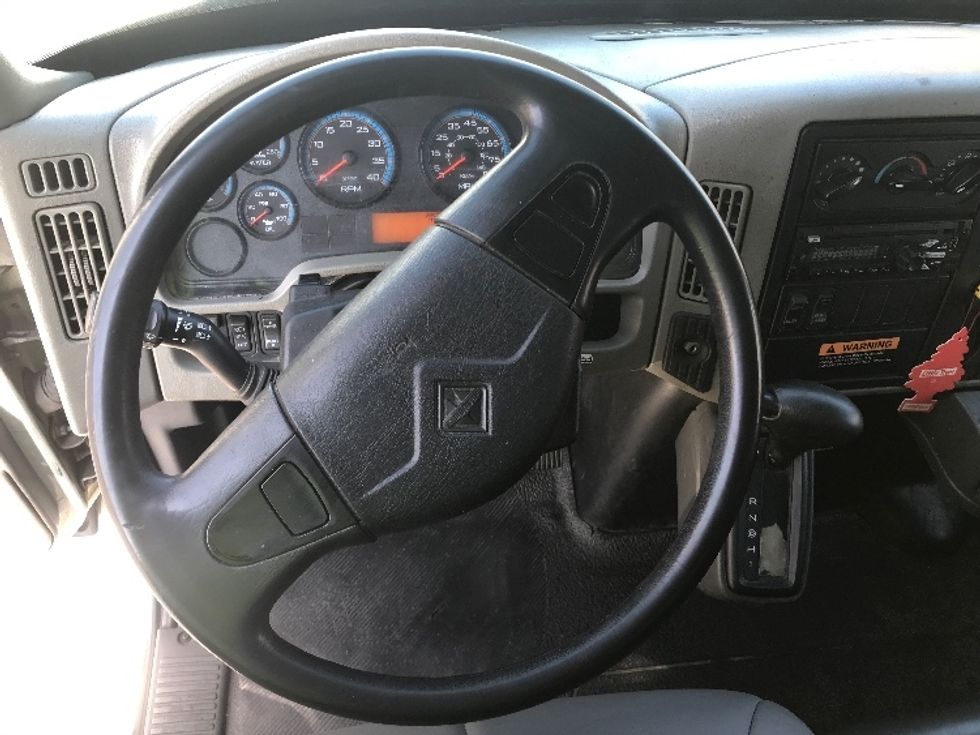 Medium Duty Box Truck-Light and Medium Duty Trucks-International-2019-4300-Chino-CA-198,922\n\t\tmiles-$ 40,500 - Image 18