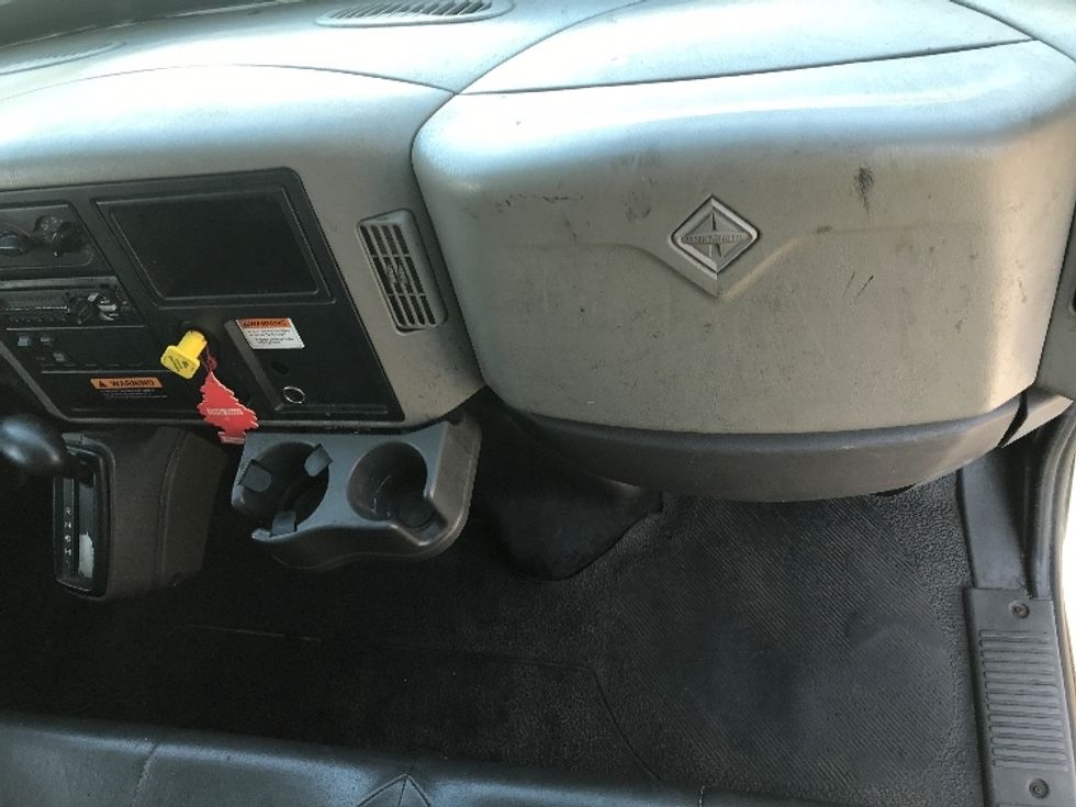 Medium Duty Box Truck-Light and Medium Duty Trucks-International-2019-4300-Chino-CA-198,922\n\t\tmiles-$ 40,500 - Image 21