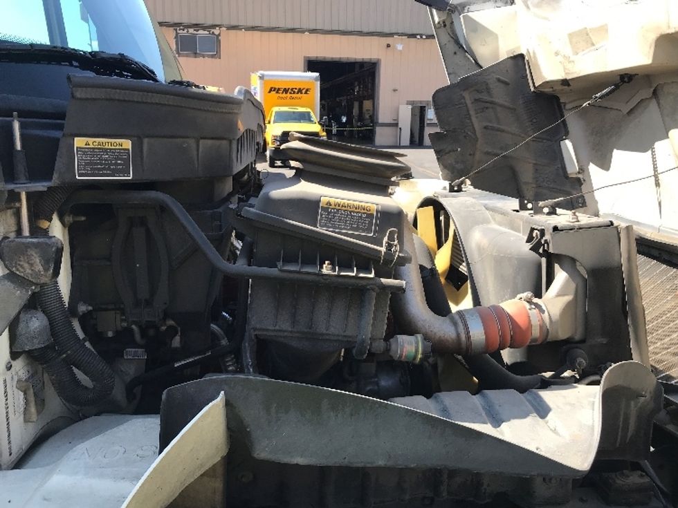 Medium Duty Box Truck-Light and Medium Duty Trucks-International-2019-4300-Chino-CA-198,922\n\t\tmiles-$ 40,500 - Image 23