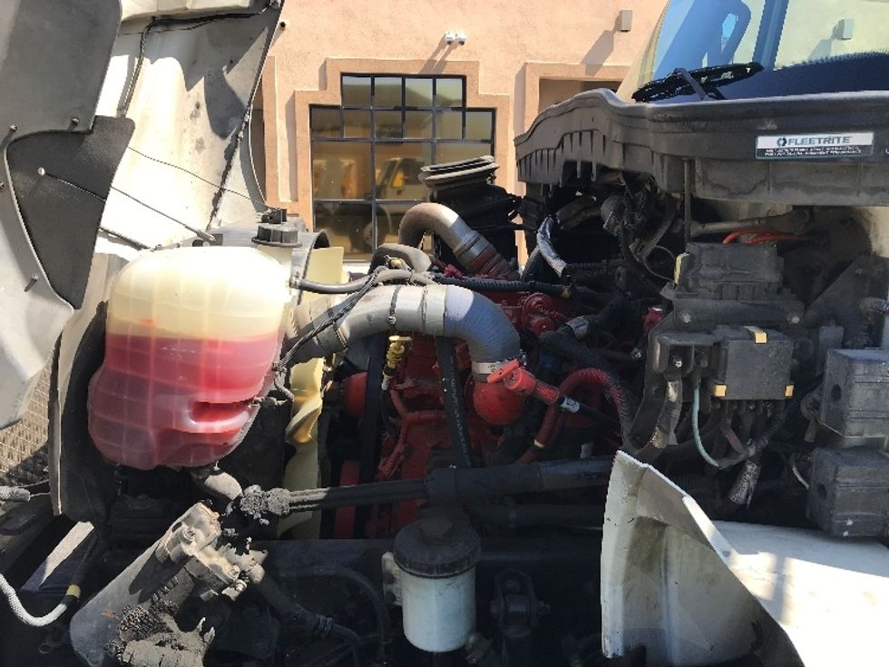 Medium Duty Box Truck-Light and Medium Duty Trucks-International-2019-4300-Chino-CA-198,922\n\t\tmiles-$ 40,500 - Image 24