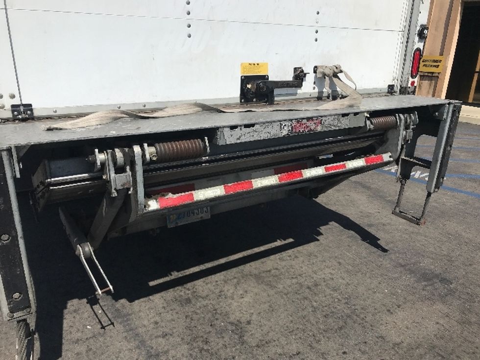 Medium Duty Box Truck-Light and Medium Duty Trucks-International-2019-4300-Chino-CA-198,922\n\t\tmiles-$ 40,500 - Image 25
