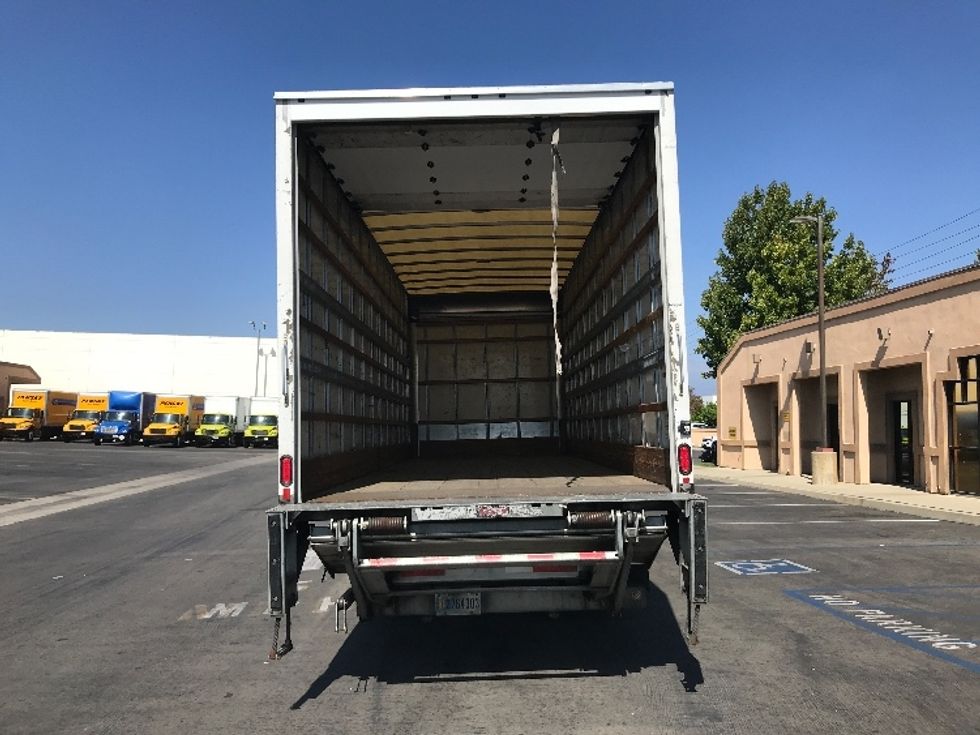 Medium Duty Box Truck-Light and Medium Duty Trucks-International-2019-4300-Chino-CA-198,922\n\t\tmiles-$ 40,500 - Image 8