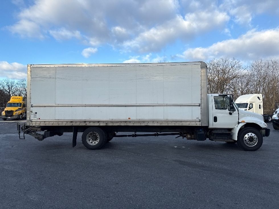 Medium Duty Box Truck-Light and Medium Duty Trucks-International-2019-4300-Cleona-PA-332,537\n\t\tmiles-$ 20,000 - Image 15
