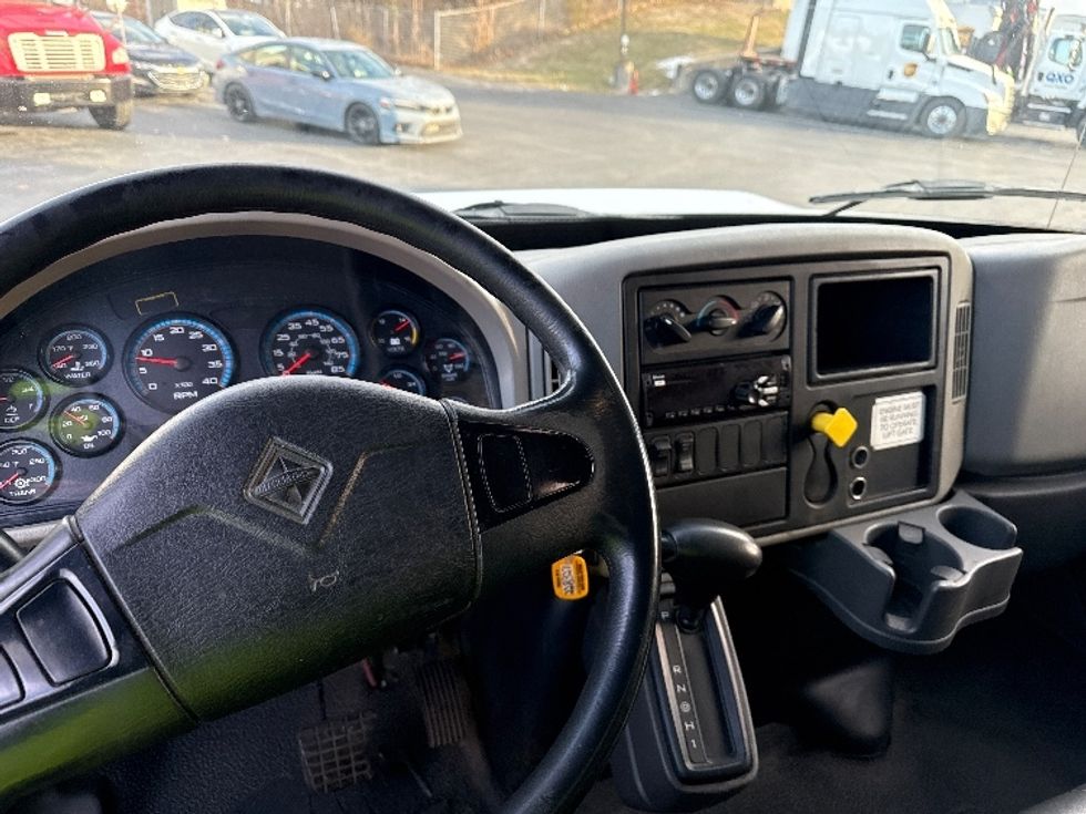 Medium Duty Box Truck-Light and Medium Duty Trucks-International-2019-4300-Cleona-PA-332,537\n\t\tmiles-$ 20,000 - Image 18