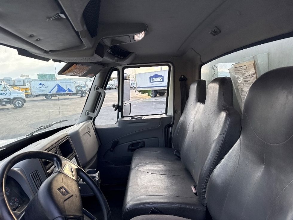 Medium Duty Box Truck-Light and Medium Duty Trucks-International-2019-4300-Cleona-PA-332,537\n\t\tmiles-$ 20,000 - Image 19