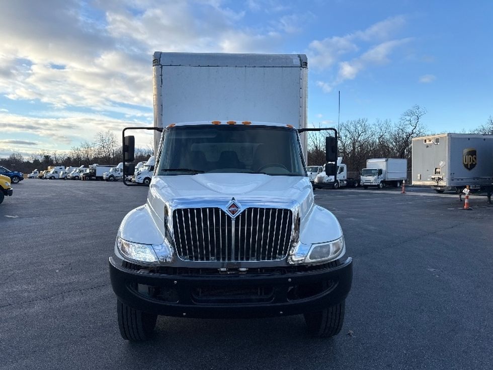 Medium Duty Box Truck-Light and Medium Duty Trucks-International-2019-4300-Cleona-PA-332,537\n\t\tmiles-$ 20,000 - Image 2