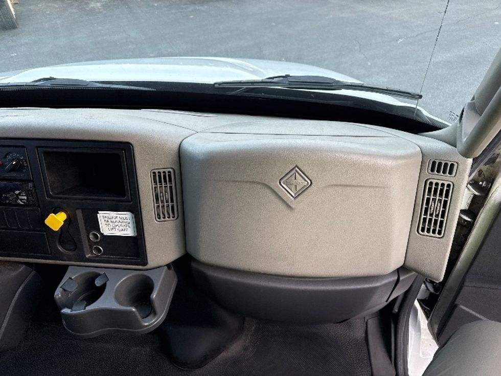 Medium Duty Box Truck-Light and Medium Duty Trucks-International-2019-4300-Cleona-PA-332,537\n\t\tmiles-$ 20,000 - Image 21