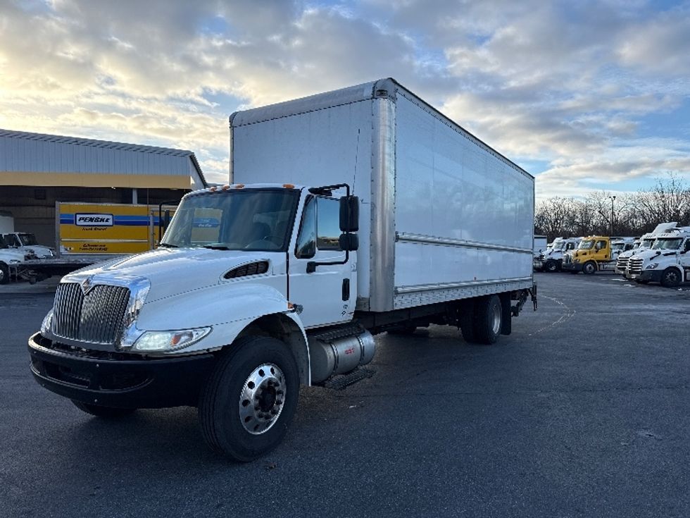 Medium Duty Box Truck-Light and Medium Duty Trucks-International-2019-4300-Cleona-PA-332,537\n\t\tmiles-$ 20,000 - Image 3