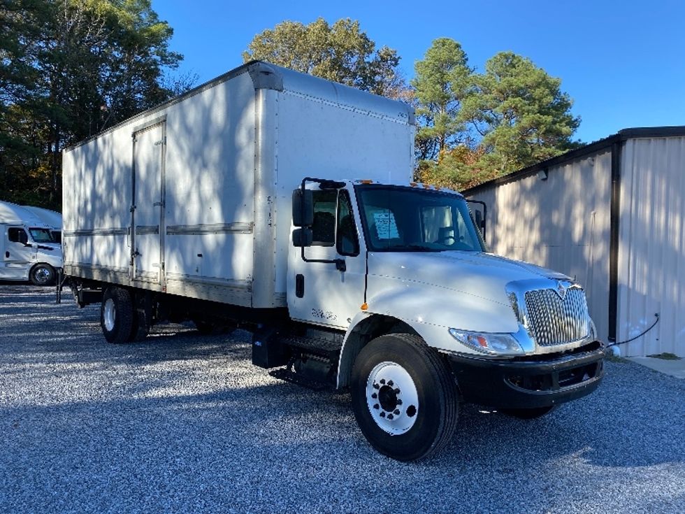 Medium Duty Box Truck-Light and Medium Duty Trucks-International-2019-4300-Cleveland-TN-349,585\n\t\tmiles-$ 21,250 - Image 1