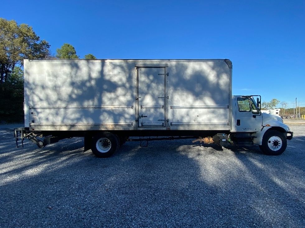 Medium Duty Box Truck-Light and Medium Duty Trucks-International-2019-4300-Cleveland-TN-349,585\n\t\tmiles-$ 21,250 - Image 15