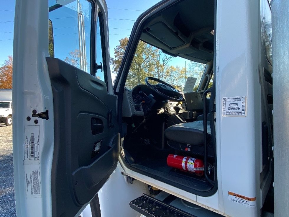 Medium Duty Box Truck-Light and Medium Duty Trucks-International-2019-4300-Cleveland-TN-349,585\n\t\tmiles-$ 21,250 - Image 16