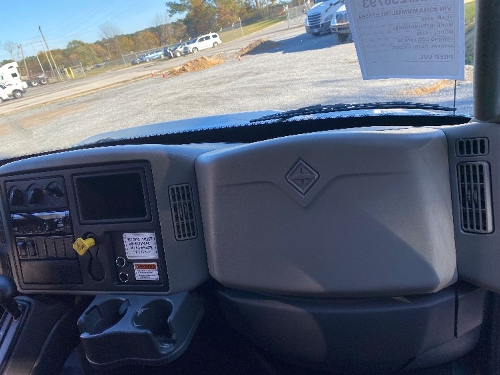 Medium Duty Box Truck-Light and Medium Duty Trucks-International-2019-4300-Cleveland-TN-349,585\n\t\tmiles-$ 21,250 - Image 21