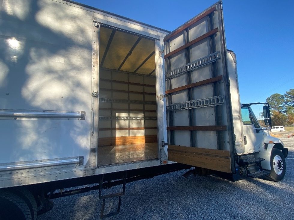 Medium Duty Box Truck-Light and Medium Duty Trucks-International-2019-4300-Cleveland-TN-349,585\n\t\tmiles-$ 21,250 - Image 24