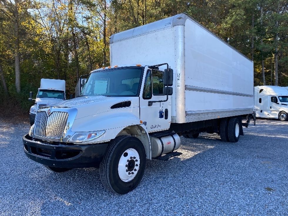 Medium Duty Box Truck-Light and Medium Duty Trucks-International-2019-4300-Cleveland-TN-349,585\n\t\tmiles-$ 21,250 - Image 3