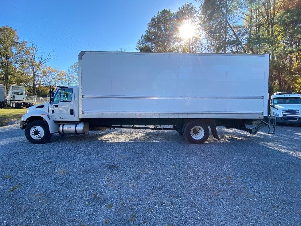 Medium Duty Box Truck-Light and Medium Duty Trucks-International-2019-4300-Cleveland-TN-349,585\n\t\tmiles-$ 21,250 - Image 4
