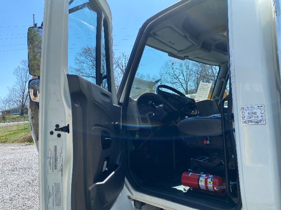Medium Duty Box Truck-Light and Medium Duty Trucks-International-2019-4300-Cleveland-TN-377,873\n\t\tmiles-$ 20,750 - Image 16
