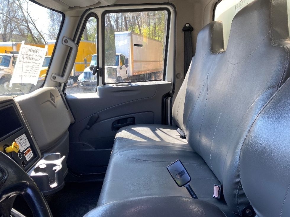 Medium Duty Box Truck-Light and Medium Duty Trucks-International-2019-4300-Cleveland-TN-377,873\n\t\tmiles-$ 20,750 - Image 19