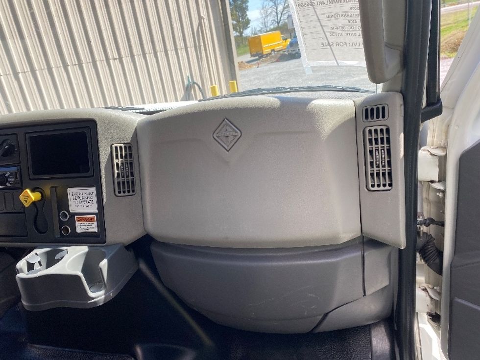 Medium Duty Box Truck-Light and Medium Duty Trucks-International-2019-4300-Cleveland-TN-377,873\n\t\tmiles-$ 20,750 - Image 21