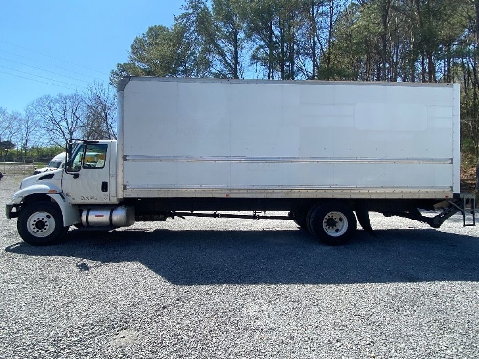 Medium Duty Box Truck-Light and Medium Duty Trucks-International-2019-4300-Cleveland-TN-377,873\n\t\tmiles-$ 20,750 - Image 4