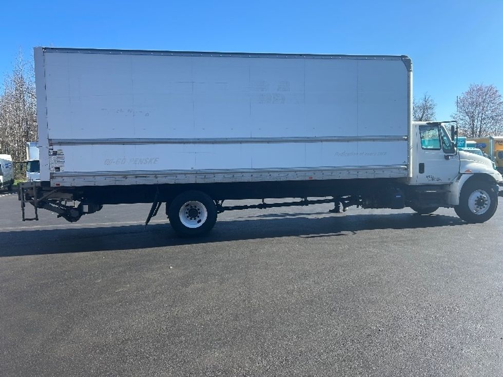 Medium Duty Box Truck-Light and Medium Duty Trucks-International-2019-4300-Cranbury-NJ-335,364\n\t\tmiles-$ 20,000 - Image 13