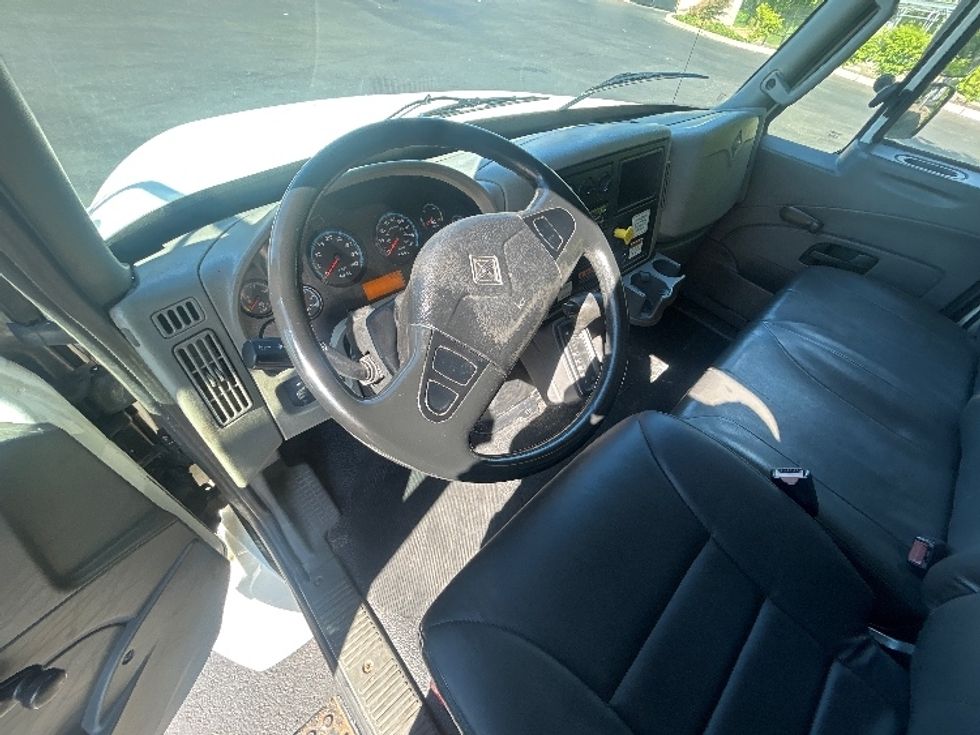 Medium Duty Box Truck-Light and Medium Duty Trucks-International-2019-4300-Cranbury-NJ-335,364\n\t\tmiles-$ 20,000 - Image 15