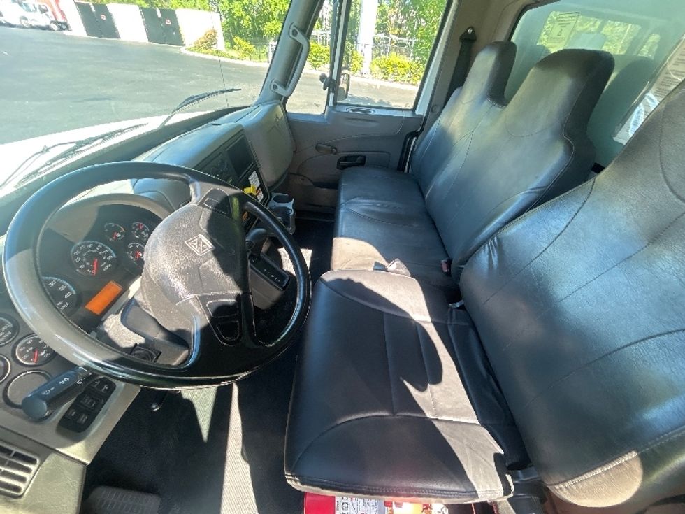 Medium Duty Box Truck-Light and Medium Duty Trucks-International-2019-4300-Cranbury-NJ-335,364\n\t\tmiles-$ 20,000 - Image 16